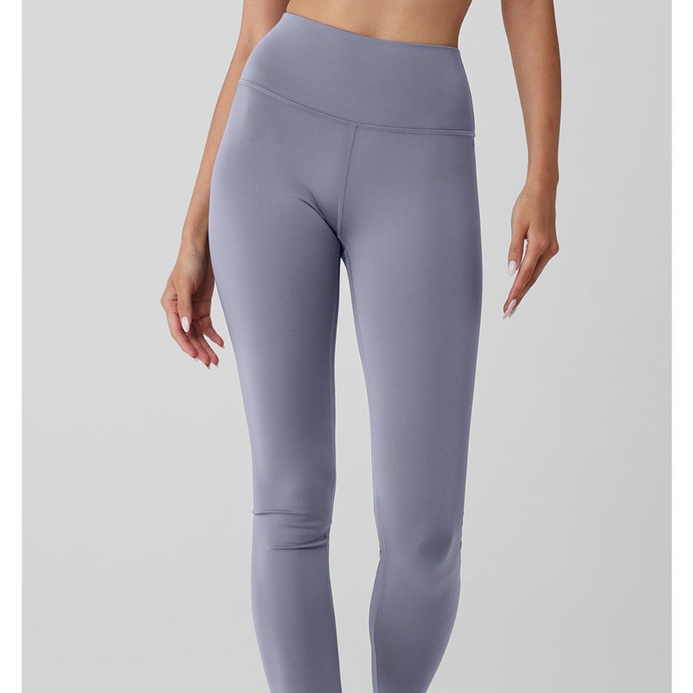 Alo high-waist airlift legging in Fog